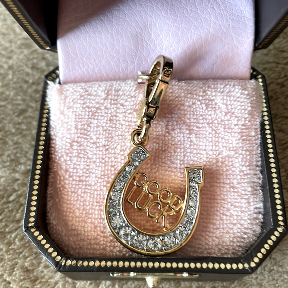 Juicy Couture Horseshoe good luck charm YJRU3813 NWT mint in box